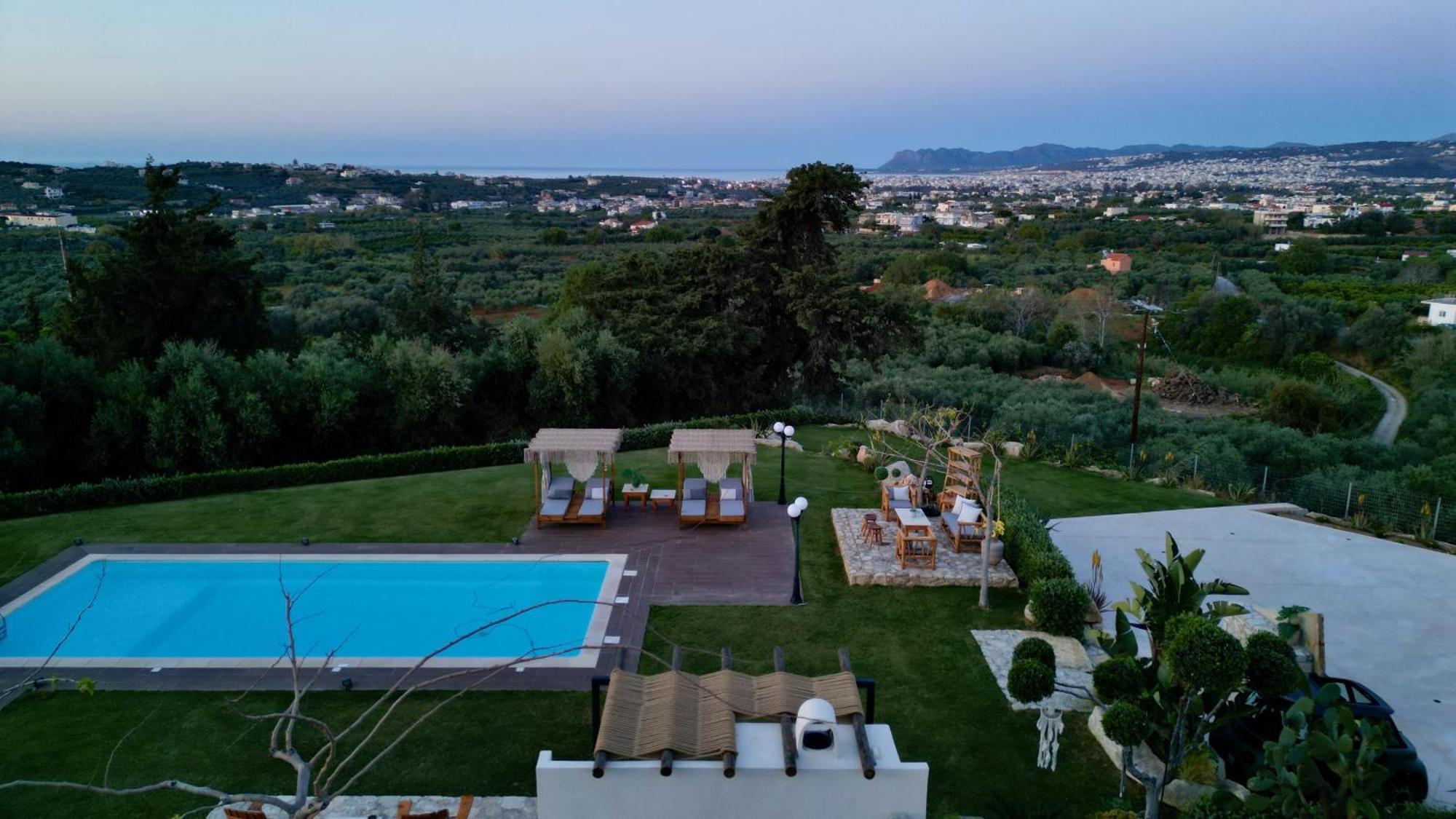 Olivenest Chania Executive Villa Perivolia  ภายนอก รูปภาพ